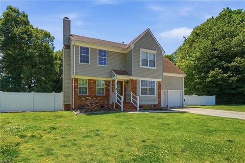 4 Eaver Ct, Portsmouth, VA, 23703-3462 | Card Image