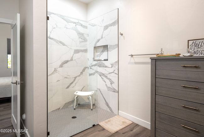 Master Bathroom | Image 13