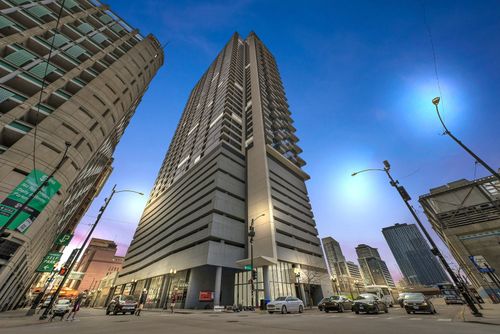 2615-235 Van Buren St, Chicago, IL, 60607-3936 | Card Image
