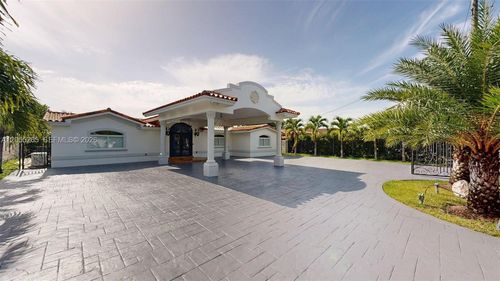 6265 W 10th Ave, Hialeah, FL, 33012-6405 | Card Image