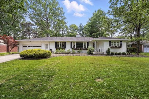 305 Sleepy Hollow Dr, Canfield, OH, 44406-1063 | Card Image