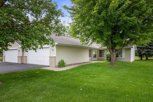 817 Greensview Ct Nw, Hutchinson, MN, 55350-4395 | Card Image