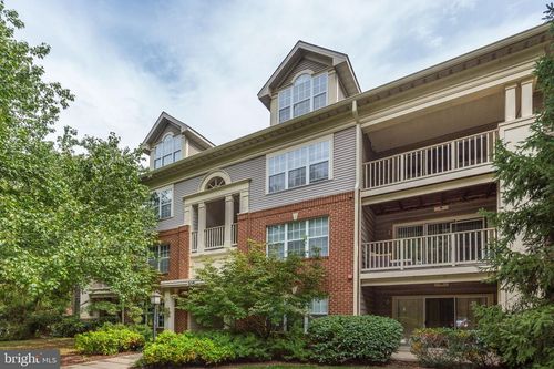 apt-301-105 Timberbrook Ln, GAITHERSBURG, MD, 20878-2868 | Card Image