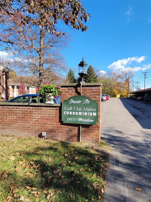 apt-120-24111 Meridian Rd, Grosse Ile, MI, 48138-1639 | Card Image