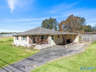 1106 Pleasant Hill Road, House other with 3 bedrooms, 1 bathrooms and null parking in Guntersville AL | Image 2