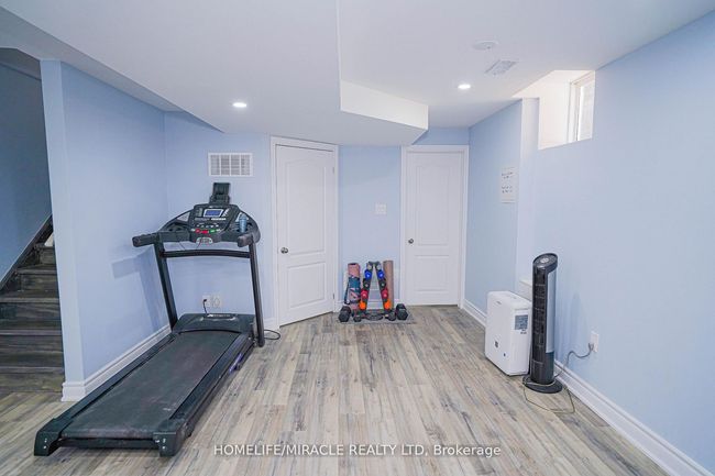 23 Hollowgrove Blvd, House other with 6 bedrooms, 5 bathrooms and 4 parking in Brampton ON | Image 30