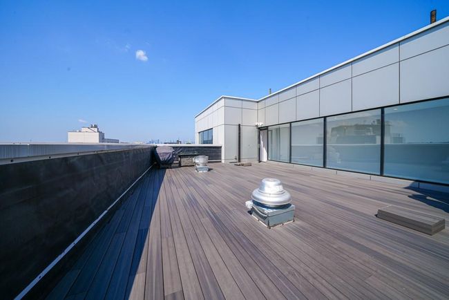 View of deck | Image 11