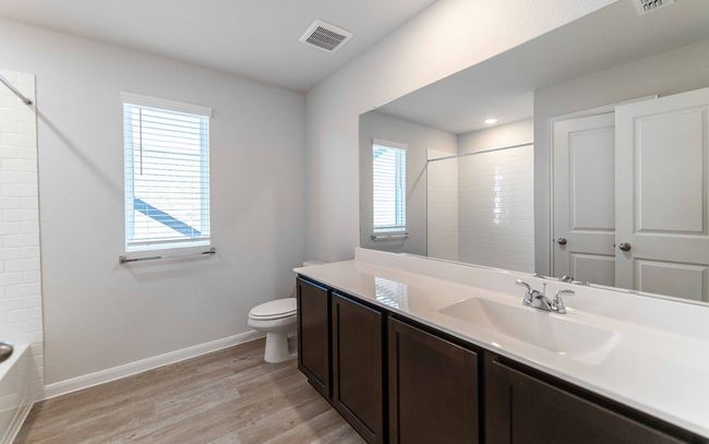 372 Kenai Dr, House other with 3 bedrooms, 3 bathrooms and 4 parking in Kyle TX | Image 9