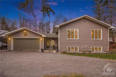 951 Du Castor Rd, House other with 4 bedrooms, 2 bathrooms and 10 parking in Embrun ON | Image 2