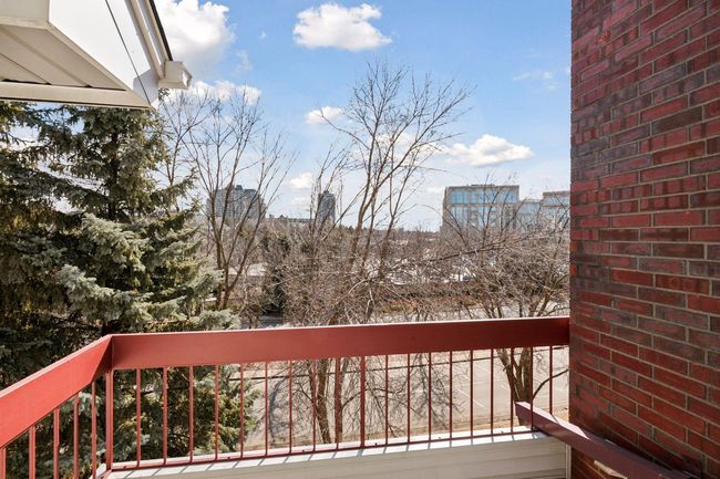 APT-1303 - 7540 Edinborough Way, Condo with 2 bedrooms, 2 bathrooms and null parking in Edina MN | Image 24