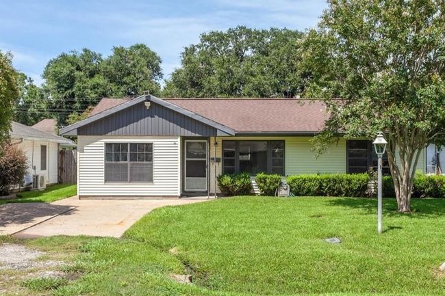 623 S 8 Th St, House other with 3 bedrooms, 2 bathrooms and null parking in Nederland TX | Image 34