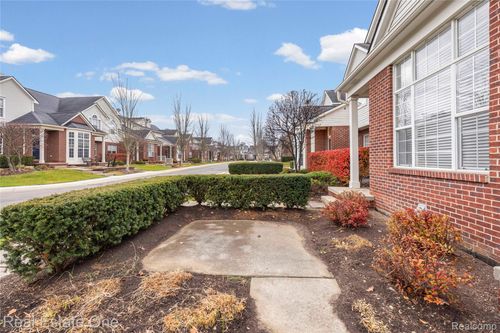 23102 Alexa Dr, Commerce Twp, MI, 48390-5844 | Card Image