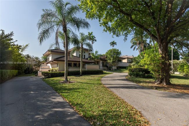 8001 Los Pinos Blvd, House other with 4 bedrooms, 4 bathrooms and null parking in Coral Gables FL | Image 4