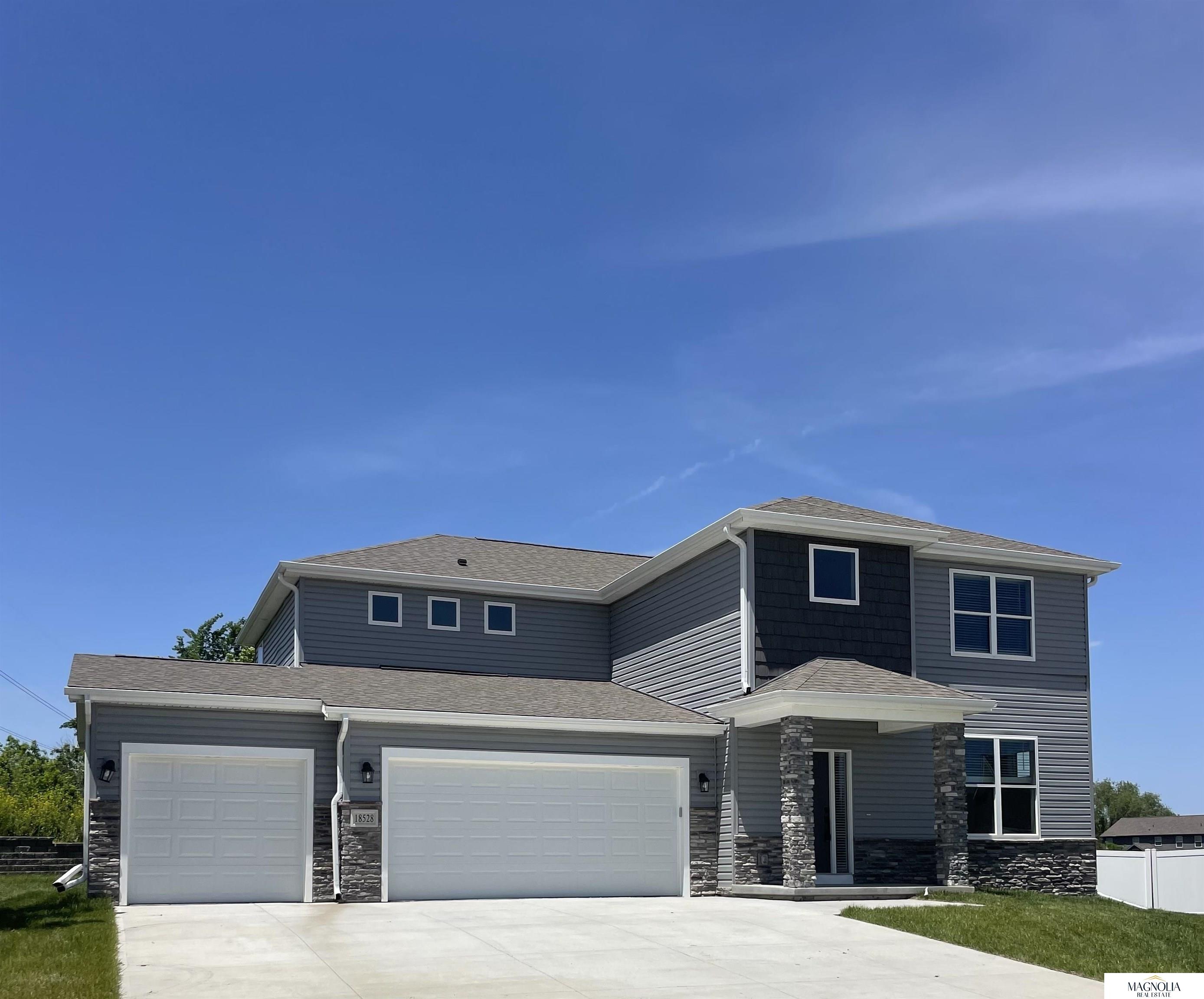 Olive Cir, Omaha, NE 68136