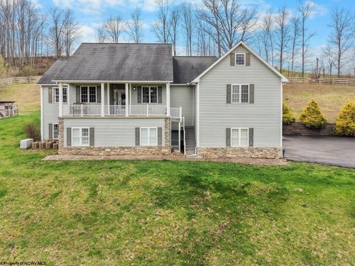 203 Grant Ln, Buckhannon, WV, 26201-3996 | Card Image