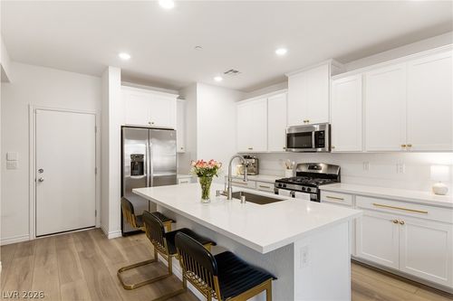 1020-600 N Carriage Hill Dr, Las Vegas, NV, 89138-4663 | Card Image