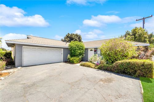 5652 Harold Pl, Huntington Beach, CA, 92647-2014 | Card Image