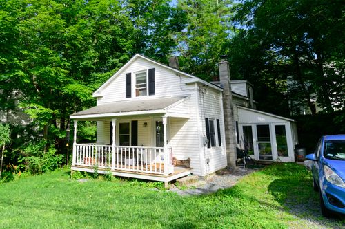 33 Hancock Rd, Williamstown, MA, 01267-3001 | Card Image