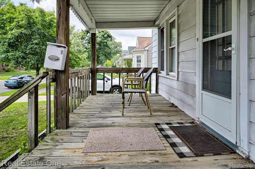 1364 W Saratoga St, Ferndale, MI, 48220-1658 | Card Image