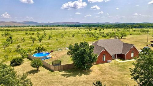 105 Deacons Row, Cache, OK, 73527-9217 | Card Image