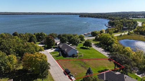 2125 Memory Ln, Detroit Lakes, MN, 56501-4828 | Card Image