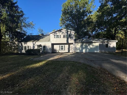 4628 Middle Dr, Youngstown, OH, 44505-1136 | Card Image
