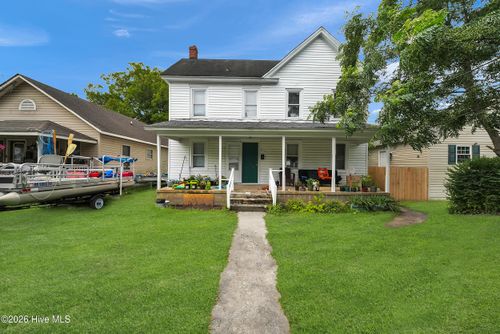 1113 Wood St, Elizabeth City, NC, 27909-5747 | Card Image