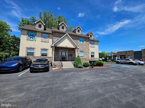 4295 W Tilghman St, Allentown, PA, 18104-4448 | Card Image