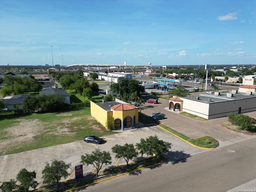 rear-805 N Cage Blvd, Pharr, TX, 78577-3102 | Card Image