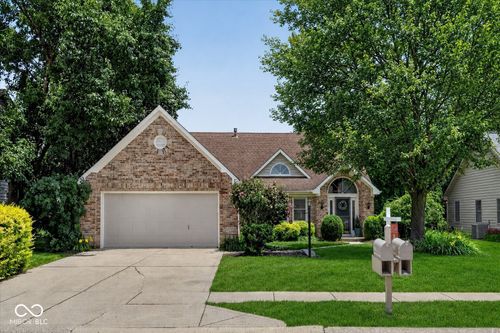 11501 Woodview East Dr, Carmel, IN, 46032-3428 | Card Image