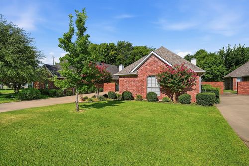 2704 Rex Cruse Dr, Sherman, TX, 75092-2404 | Card Image