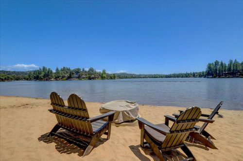11594 Madrone Court, Auburn, CA, 95602 | Card Image