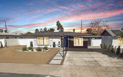 813 Bonita Ave, Las Vegas, NV, 89104-2808 | Card Image
