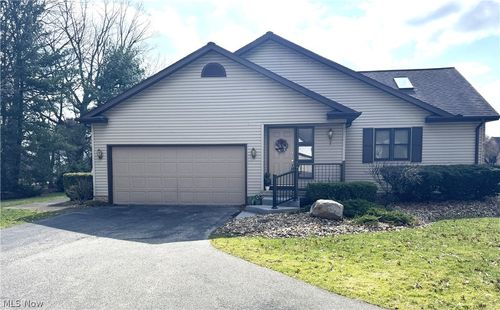 1151 Surrey Point Drive, Warren, OH, 44484 | Card Image