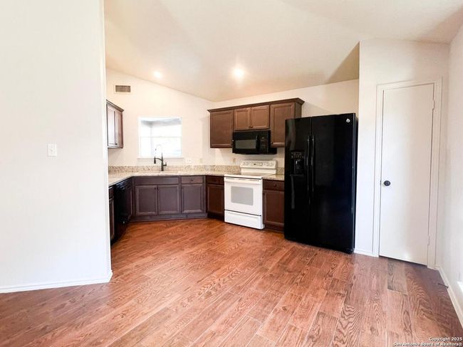 7914 Forest Cabin, House other with 3 bedrooms, 2 bathrooms and null parking in Live Oak TX | Image 7