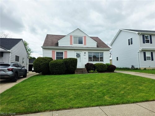 15804 Northwood Ave, Maple Heights, OH, 44137-3748 | Card Image