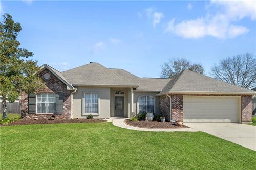 409 Gainesway Dr, Madisonville, LA, 70447-9115 | Card Image