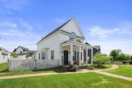 1066 Twain St, Driftwood, TX, 78619-2009 | Card Image