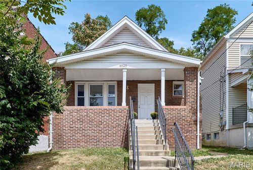 6525 Bartmer Ave, University City, MO, 63130-2629 | Card Image