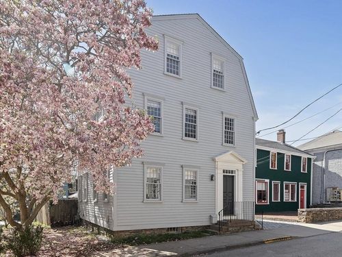 31 Thames St, Newport, RI, 02840-2569 | Card Image