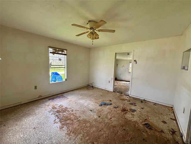 100 Upton Ln, House other with 2 bedrooms, 2 bathrooms and null parking in Brazoria TX | Image 6