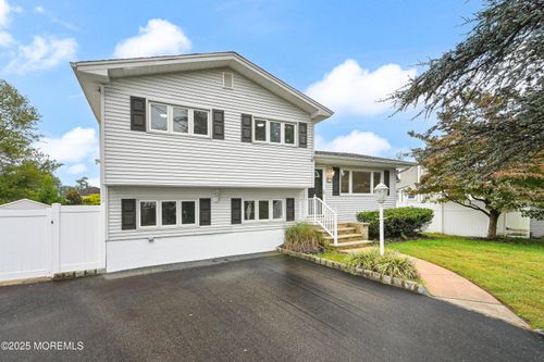 2 Palmer Rd, Middletown, NJ, 07748-1210 | Card Image