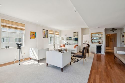 409410-1 King St, Charleston, SC, 29401-2745 | Card Image