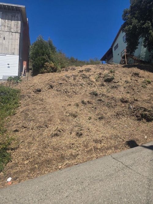 0 Burr St, Oakland, CA, 94605 | Card Image