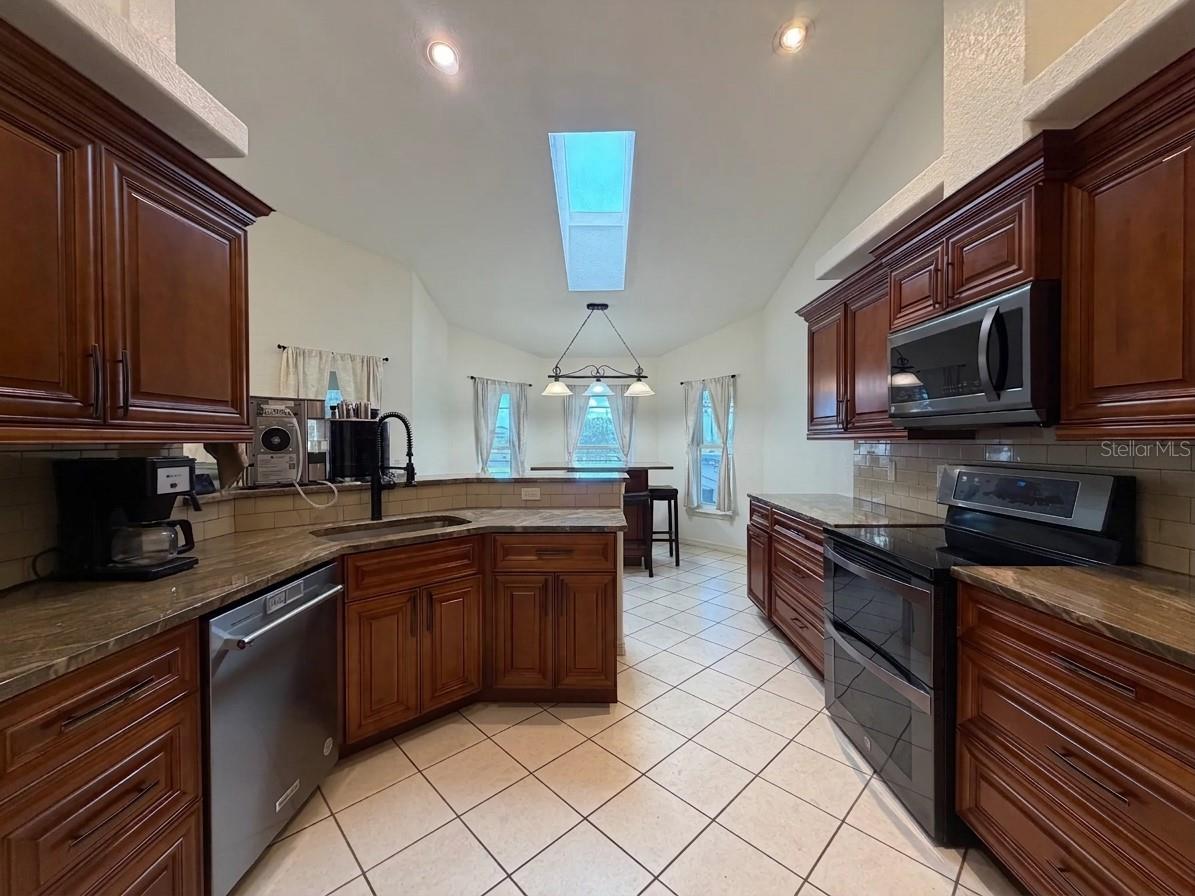 Residential in DUNNELLON 3