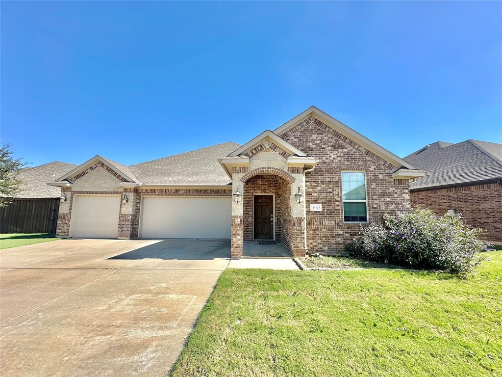 Fraser Dr, Burleson, TX 76028