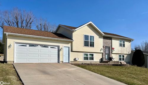 1519 Rainbow Dr, Belle Plaine, IA, 52208-1337 | Card Image