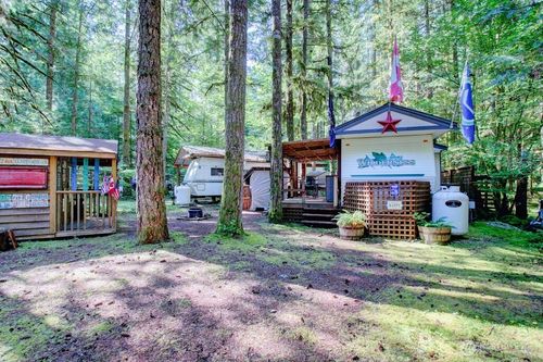 290 Schinn Canyon Cir, Deming, WA, 98244 | Card Image