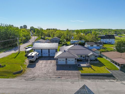 5 Young St, Cache Bay, ON, P0H1G0 | Card Image
