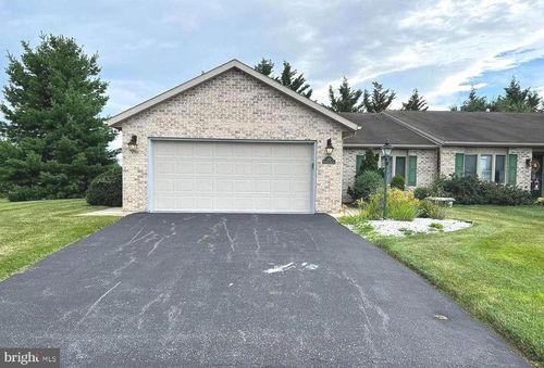364 Phoenix Dr, CHAMBERSBURG, PA, 17201-4529 | Card Image
